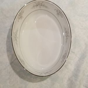 Legendary sweet leilani Fruit/salad bowl